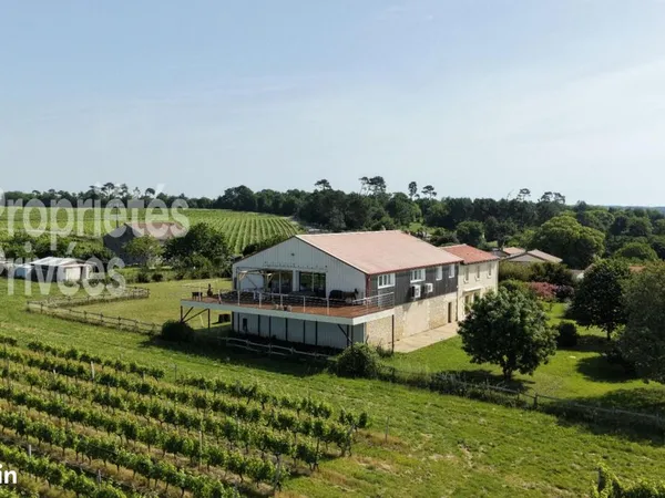 Maison 9 pièces 364 m²