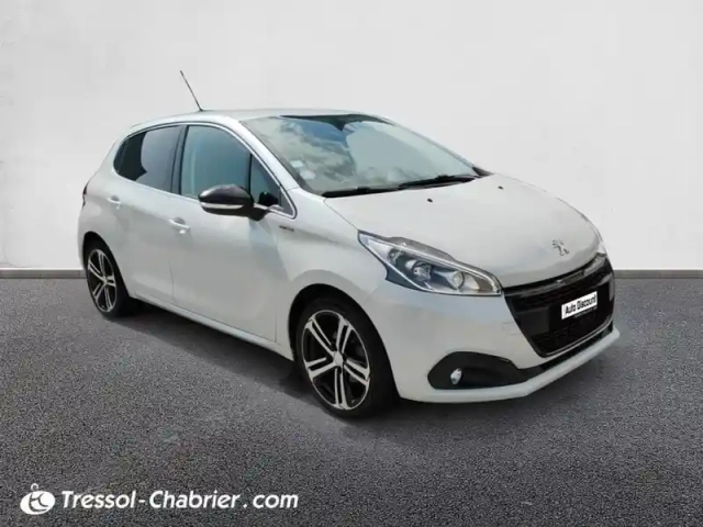 Peugeot 208 1.2 puretech 110ch s&amp;s bvm5 gt line — photo 23