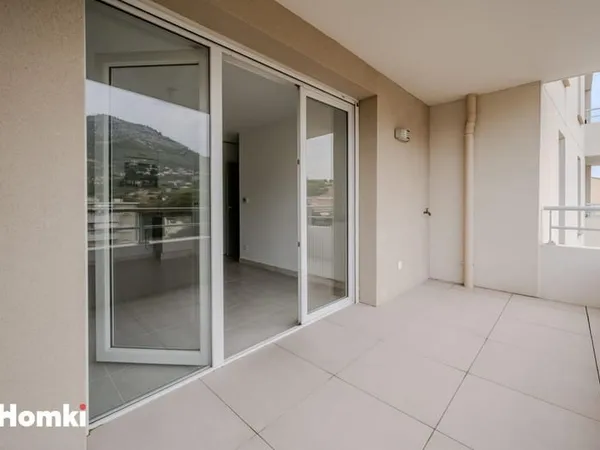 Appartement T2 de 38,75 m² parking-ascenseur-terrasse,à Toulon 83100, Avenue Marceau