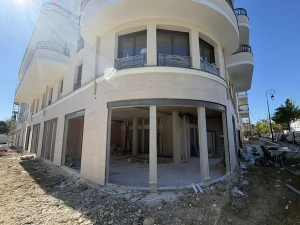 Local commercial 90 m²