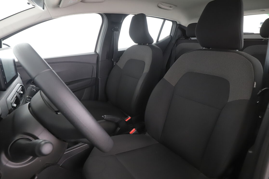Dacia Sandero 1.0 SCe Essential — photo 9
