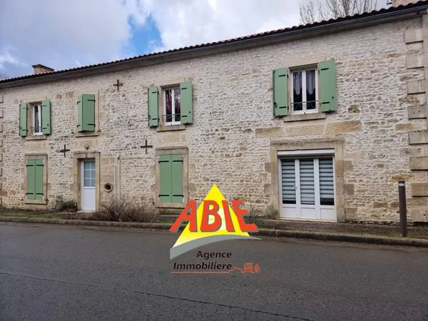 Maison en pierres bourg de Beceleuf 150m2