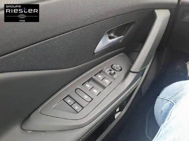Peugeot 408 electrique 58 kwh 210ch — photo 23