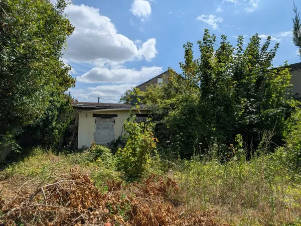 Terrain 197 m²