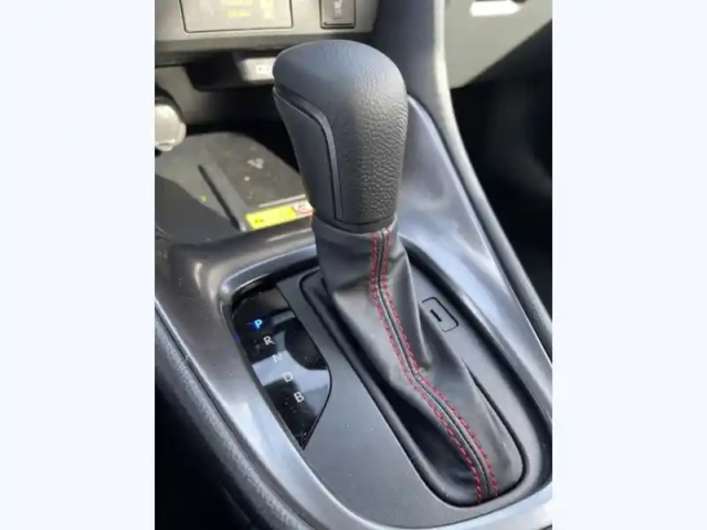 Toyota Yaris hybride 130h gr sport — photo 12