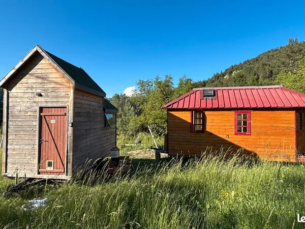 Vente de 2 Tiny Houses meublées + terrain viabilisé en location longue durée auprès de la Mairie (ba