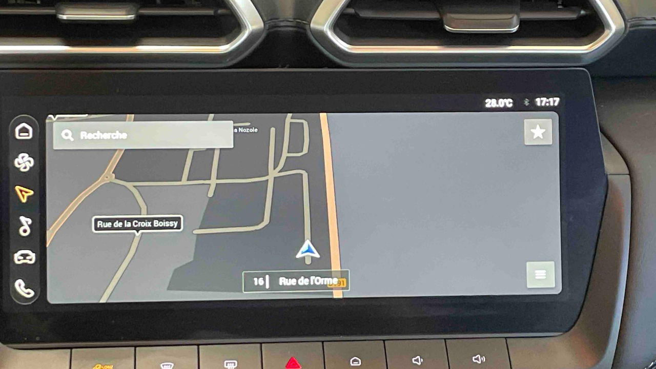 MG ZS 1.5 L Hybrid+ 197 ch — photo 14