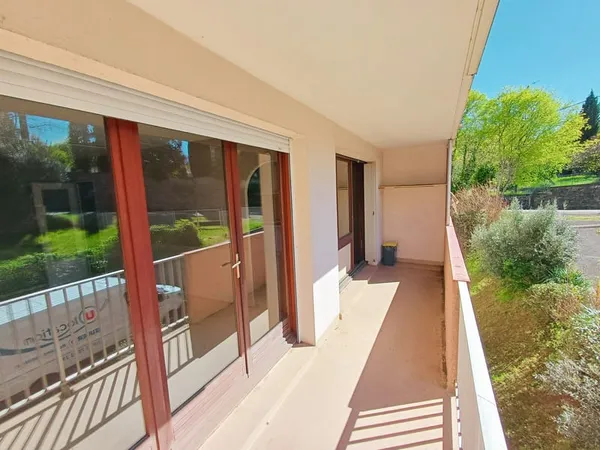 AUBENAS - APPARTEMENT 1 PIECE 41m2 - BALCON ET ASCENSEUR