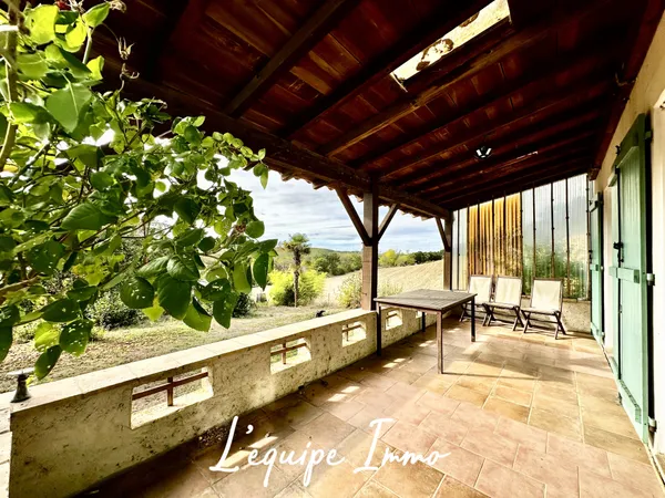 Maison T4 environ 96 m2 avec garage et jardin SARRANT proche