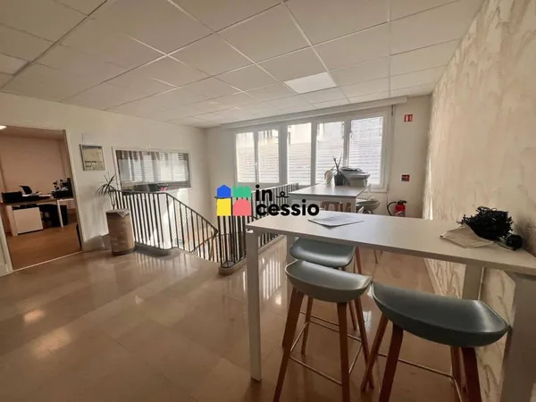Bureaux 317 m²