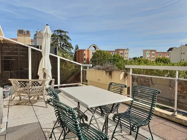 T2 avec terrasse - Aix Mazarin