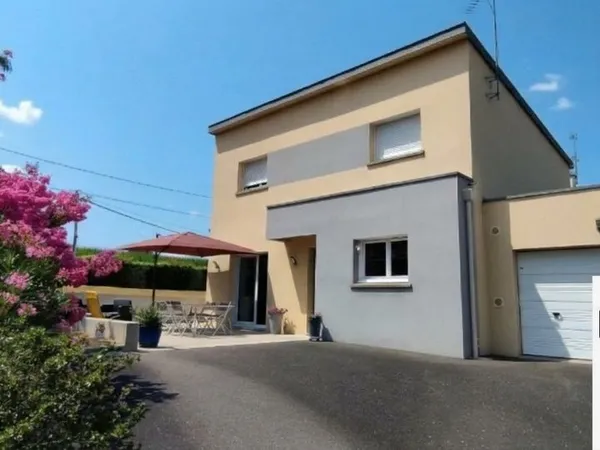 Maison familiale 116 m² - 4 chambres - DPE B - PAC neuve - Terrain 830 m² - Val-d'Izé (35450)