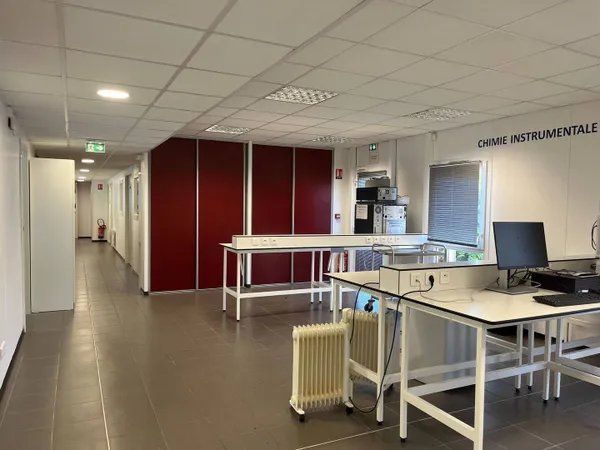 Bureaux 597 m²