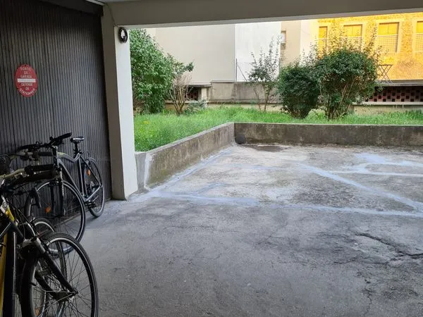 Place de parking Bas Montreuil, proche Vincennes