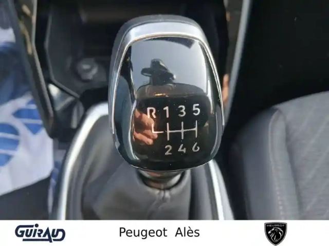 Peugeot 208 puretech 100 s&amp;s bvm6 — photo 17