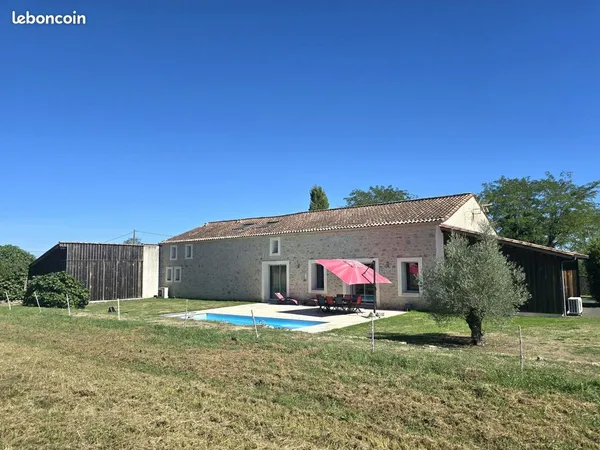 Ferme 9 pièces 371 m²
