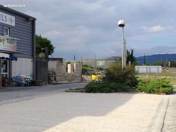 LOCAL COMMERCIAL À LOUER - 100 m² - VILLENEUVE-DE-BERG (N102)