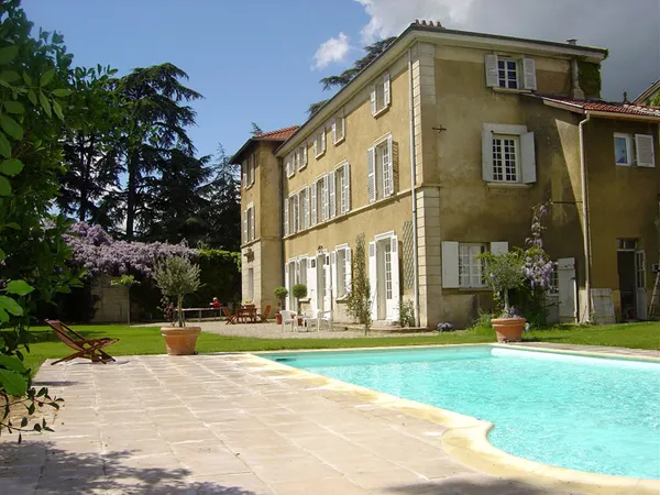 Vends maison 450m² Saint-Genis-Laval, 8km de la place Bellecour