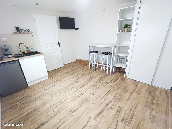 Maisonnette rénovée sans travaux 10 mins Fontainebleau