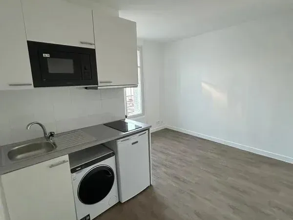 75020- STUDIO DE 16.31 m²