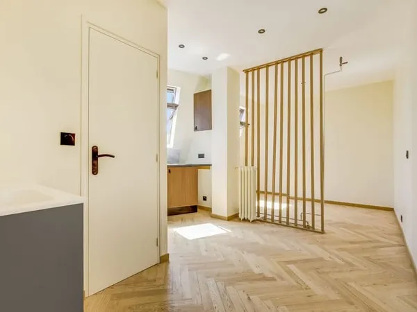 Rue Daubigny 17e/ Deux pièces de charme avec jolie vue et cl
