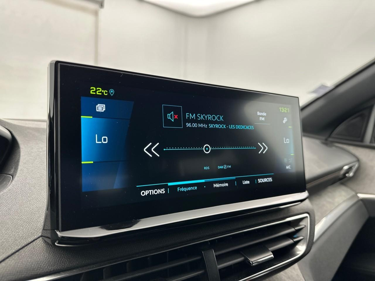 Peugeot 3008 hybrid 225 e-eat8 gt — photo 23