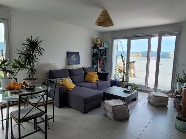 Appartement T4 de 72 m2 avec terrasse de 45 m2