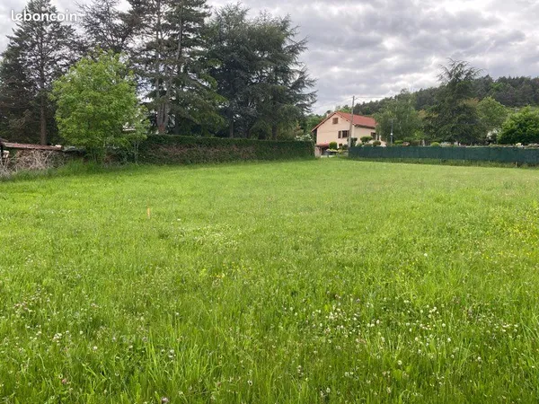 Terrain à vendre Beauzac 1400m2 clôturé viabilisé en bordure 5 minutes du centre