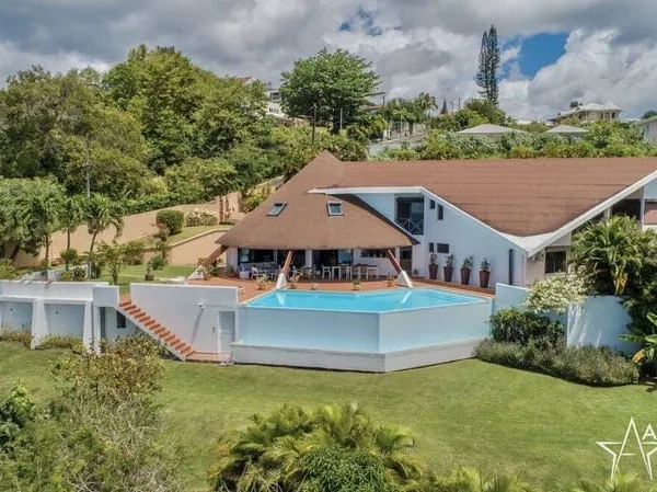 Maison 5 pièces 293 m²