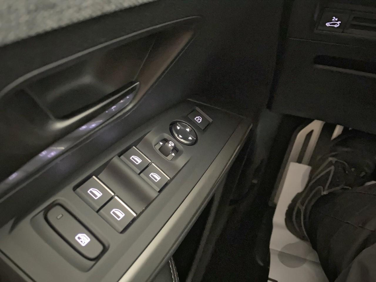 Peugeot 3008 hybrid 145 e-dcs6 gt — photo 20