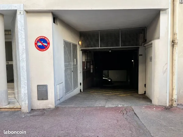 Box antibes proche place de Gaulles