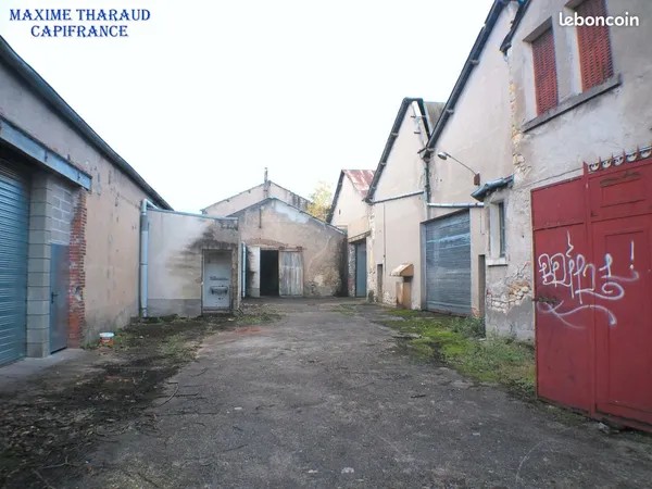 Local industriel 266 m²