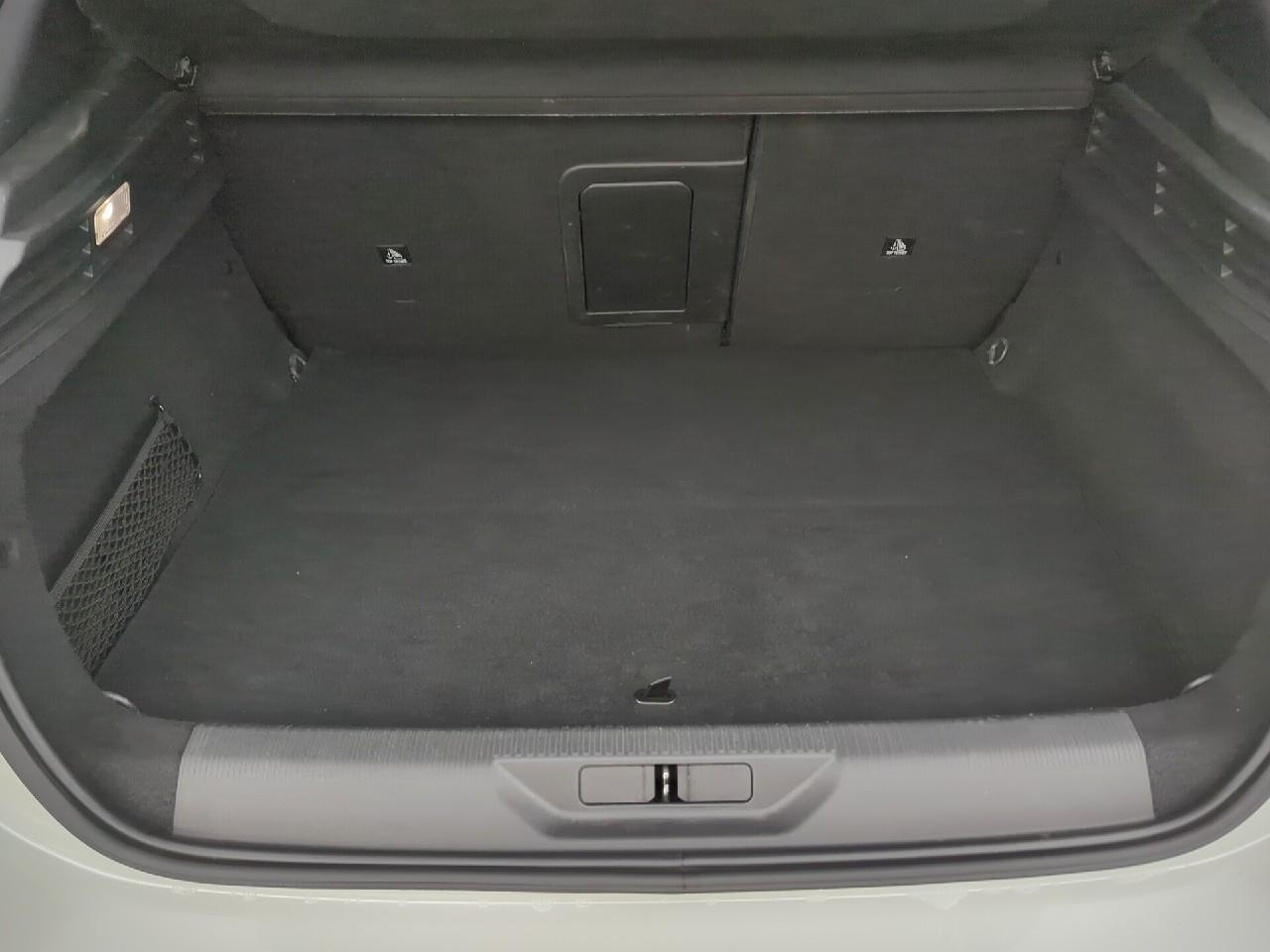 Peugeot 308 phev 180 e-eat8 allure pack — photo 6