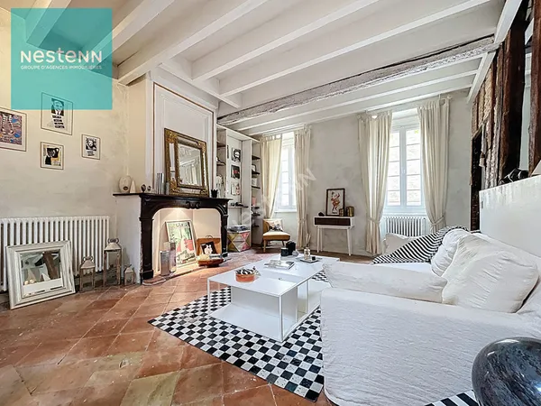 A vendre , maison en pierre de 155m2, restaurée, 3 chambres située en coeur de village