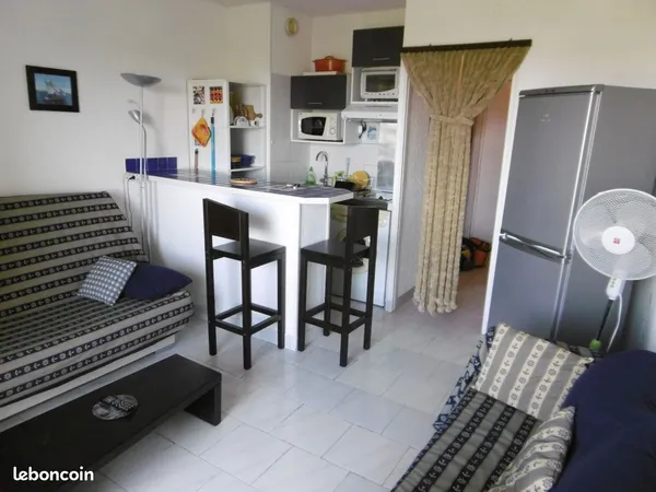 Particulier vends studio rénové meublé à Carnon-plage, pas de travaux, ravalement de façade et étanc