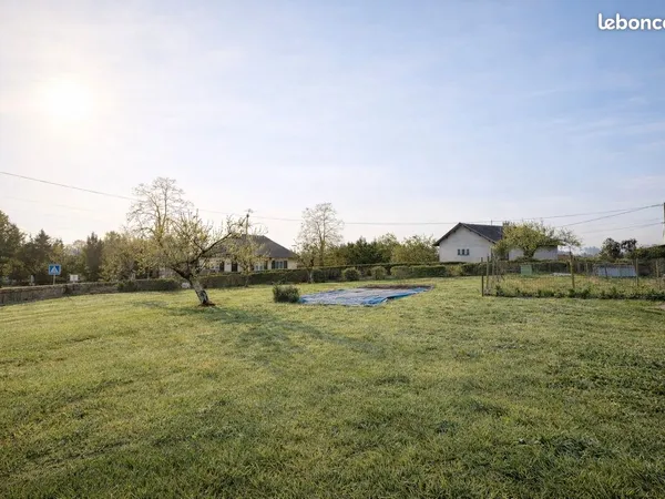 Terrain 1101 m² CHARLIEU