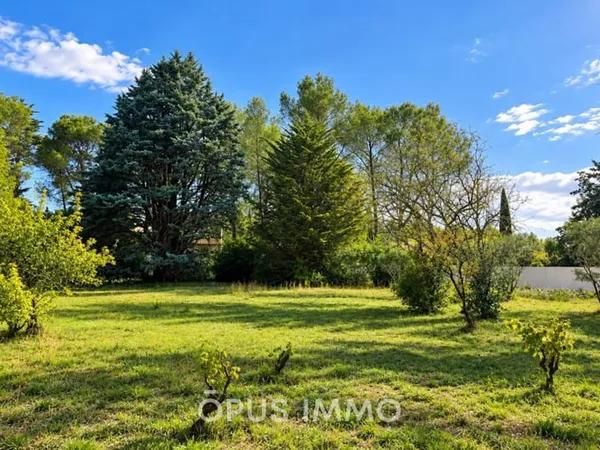 SAINT-CLÉMENT-DE-RIVIÈRE - TERRAIN CONSTRUCTIBLE DE PLUS DE 1 000 M²