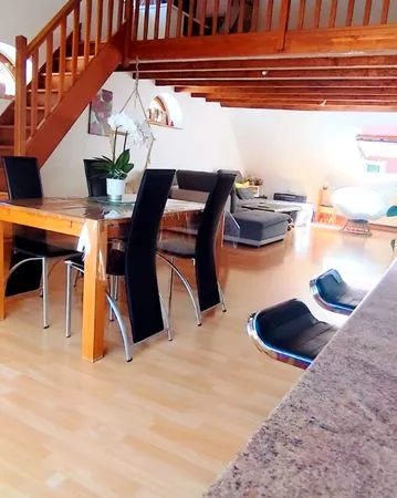 Grand Appartement attypique dans maison de 2 logements