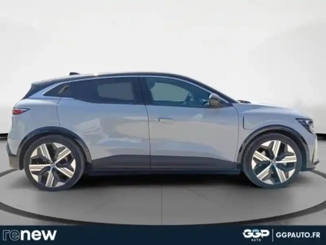 Renault Megane e-tech electric ev60 220ch iconic super charge -b — photo 6