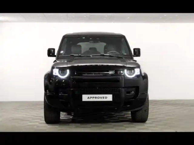 Land Rover Defender 110 5.0 p525 x-dynamic v8 — photo 1