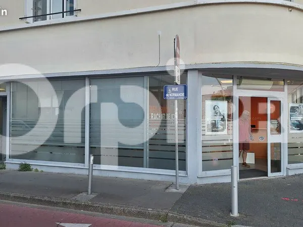 Local commercial 160 m²