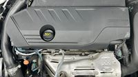 Peugeot 3008 HYBRID 225ch Allure Pack e-EAT8 — photo 20