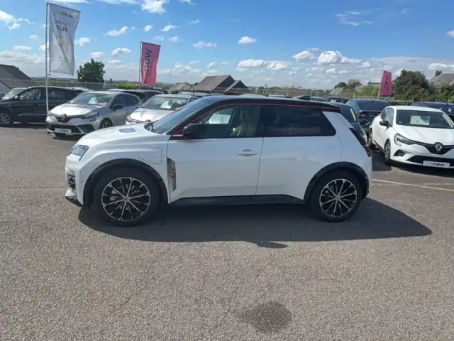 Renault 5 renault  e-tech electrique 10 ch autonomie confort — photo 2