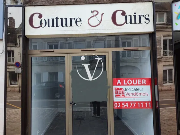 Bureau et espace de travail Vente Vendôme  49m² 500€