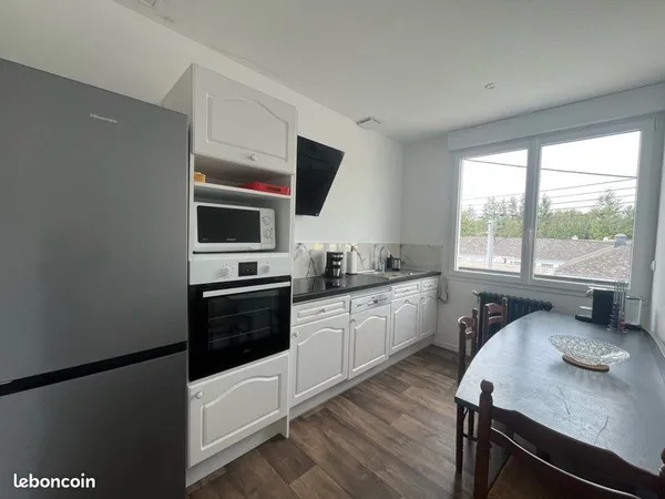 Chambre rénovée en collocation