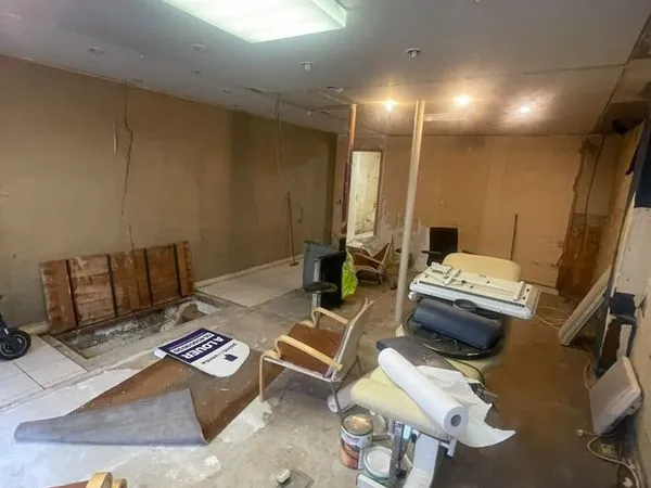 Local commercial 61 m² PARIS