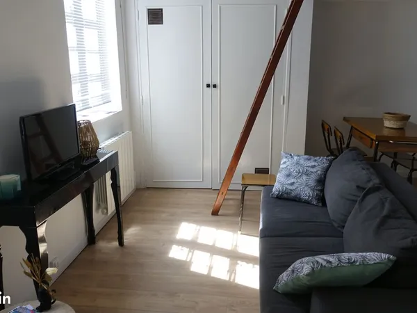 Toulouse — Bel appartement T2 de 25 m² rénové (Halle aux Grains / François Verdier)