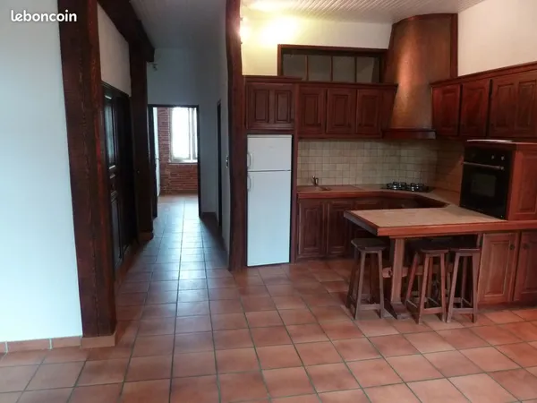 Particulier loue très bel appartement de caractère T3 (70M2)