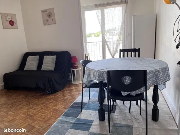 Studio lumineux avec place de parking