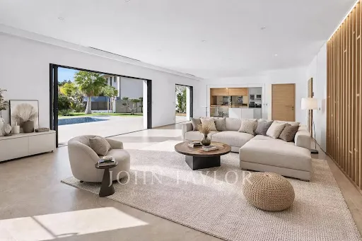 Villa 7 pièces 234 m²